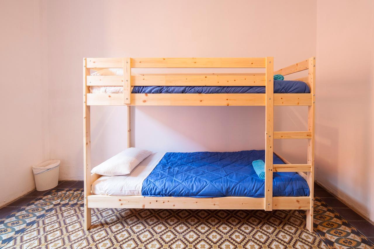 Bed In Girona Bed & Breakfast Dış mekan fotoğraf